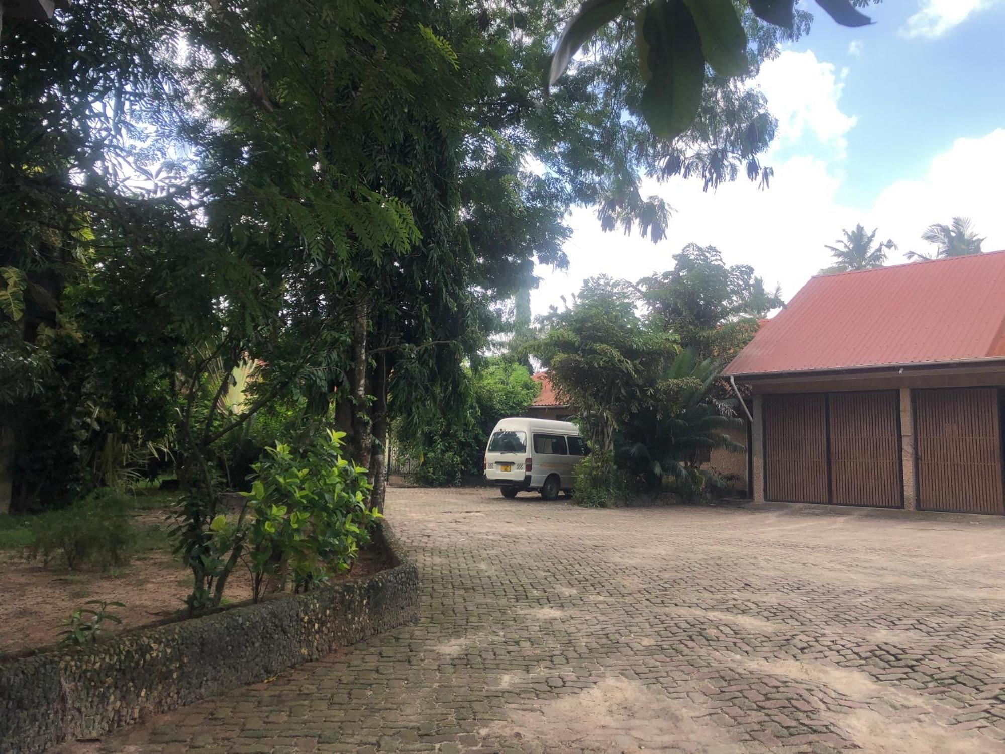Tatys Homestay Dar-es-Salaam Eksteriør bilde